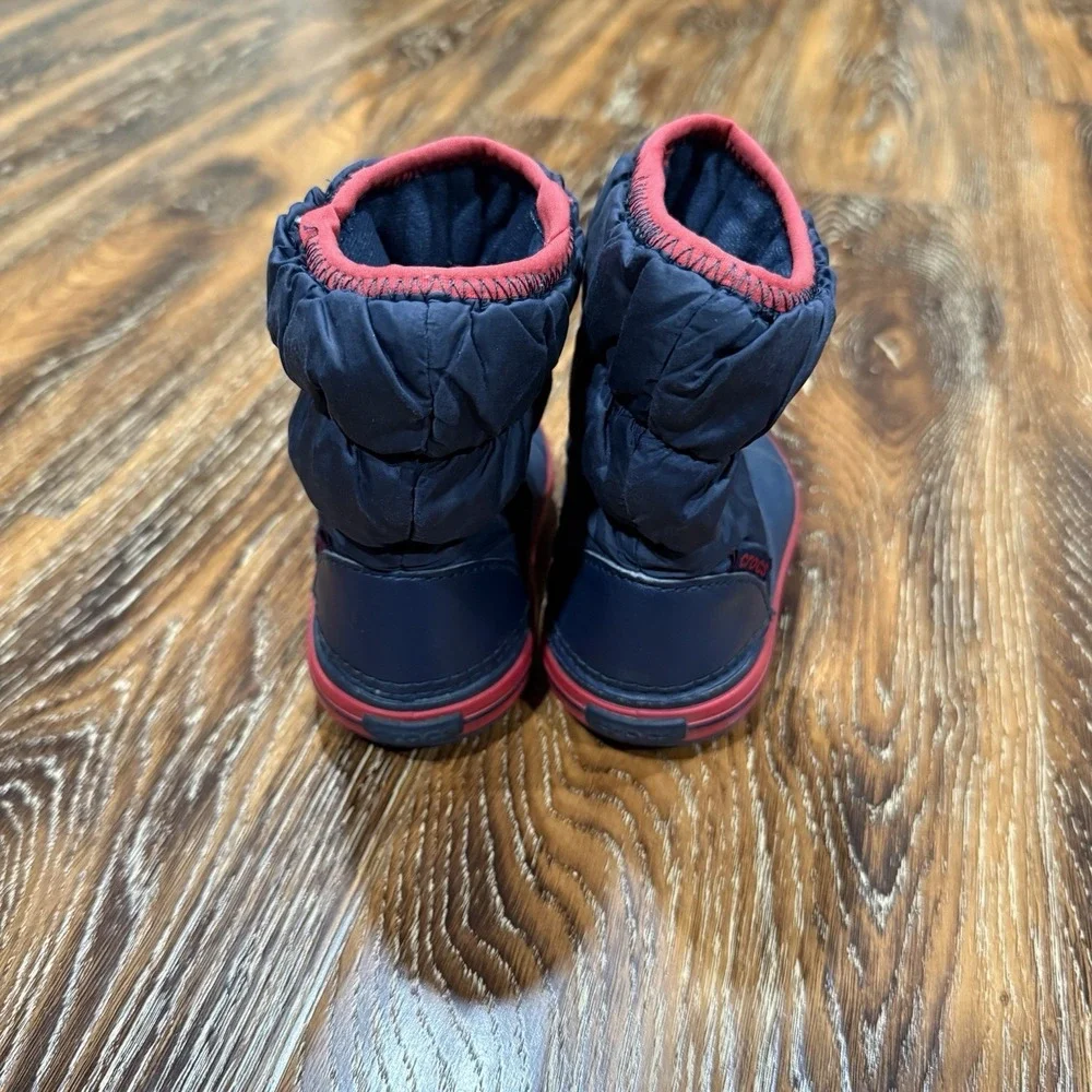 Toddler‎ Boy's or Girl's Crocs Snow Boots Size 6C  Navy Blue Red Trim